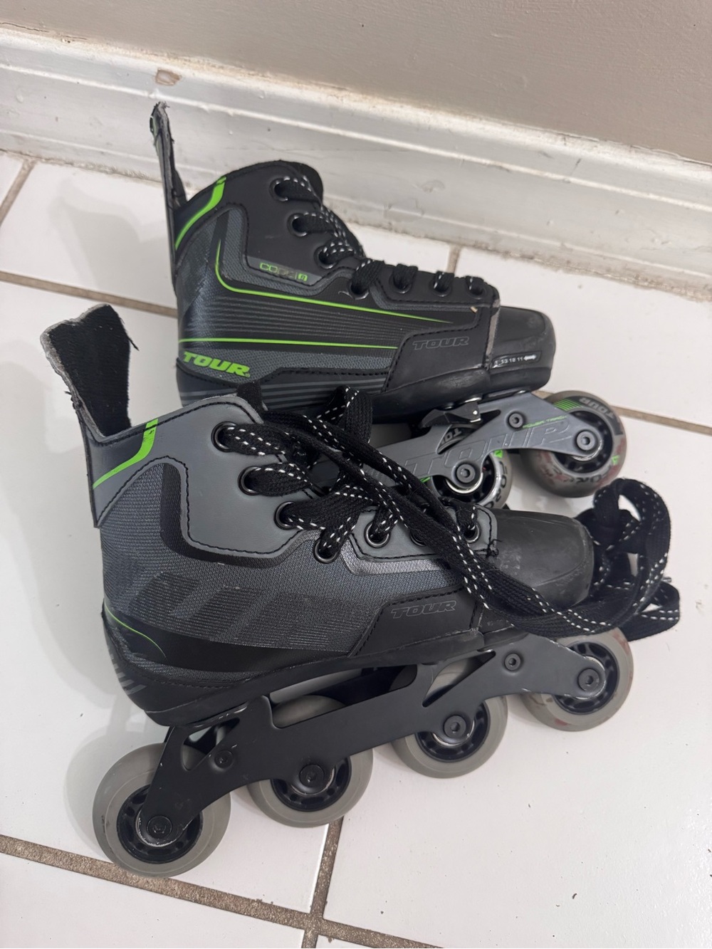Tour Code 9 Youth Adjustable Inline Hockey Skates Roller Derby Blades 11J-1